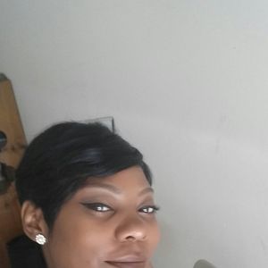 Meet your Posher, Antionette