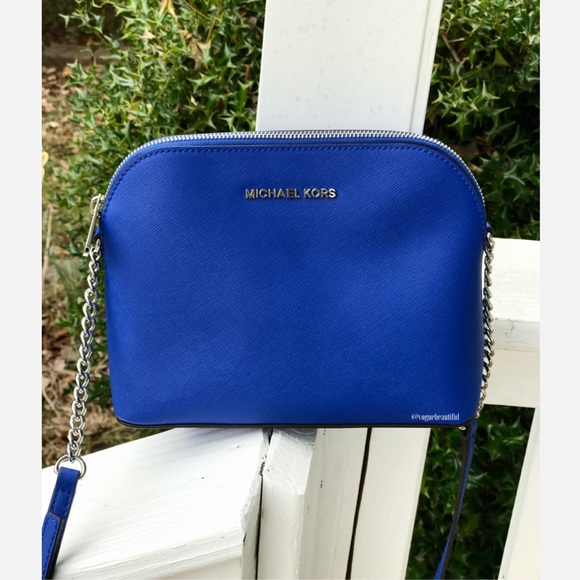 Michael Kors Handbags - NWT Michael Kors Cindy Large Dome Crossbody