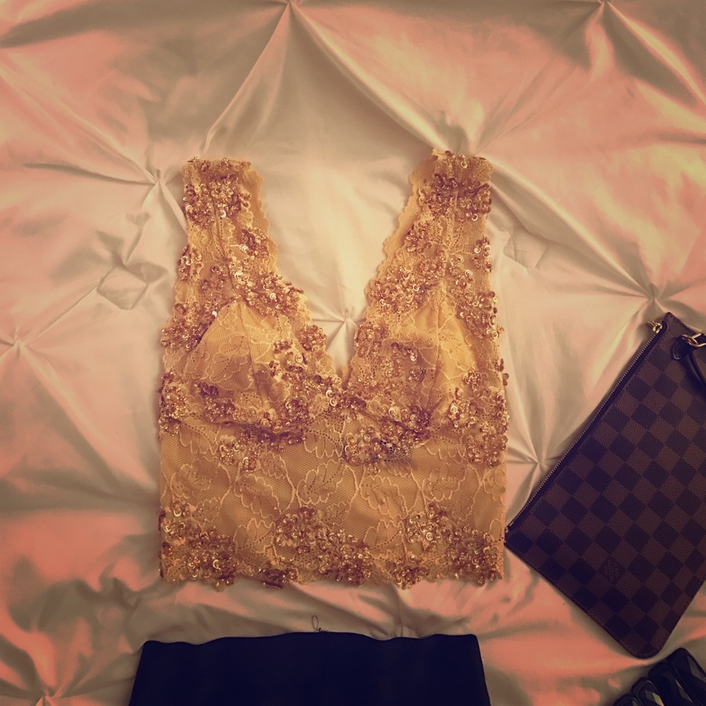 Be the center of attention in this sexy Top!