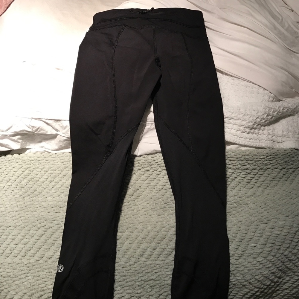 black crop lulu leggings