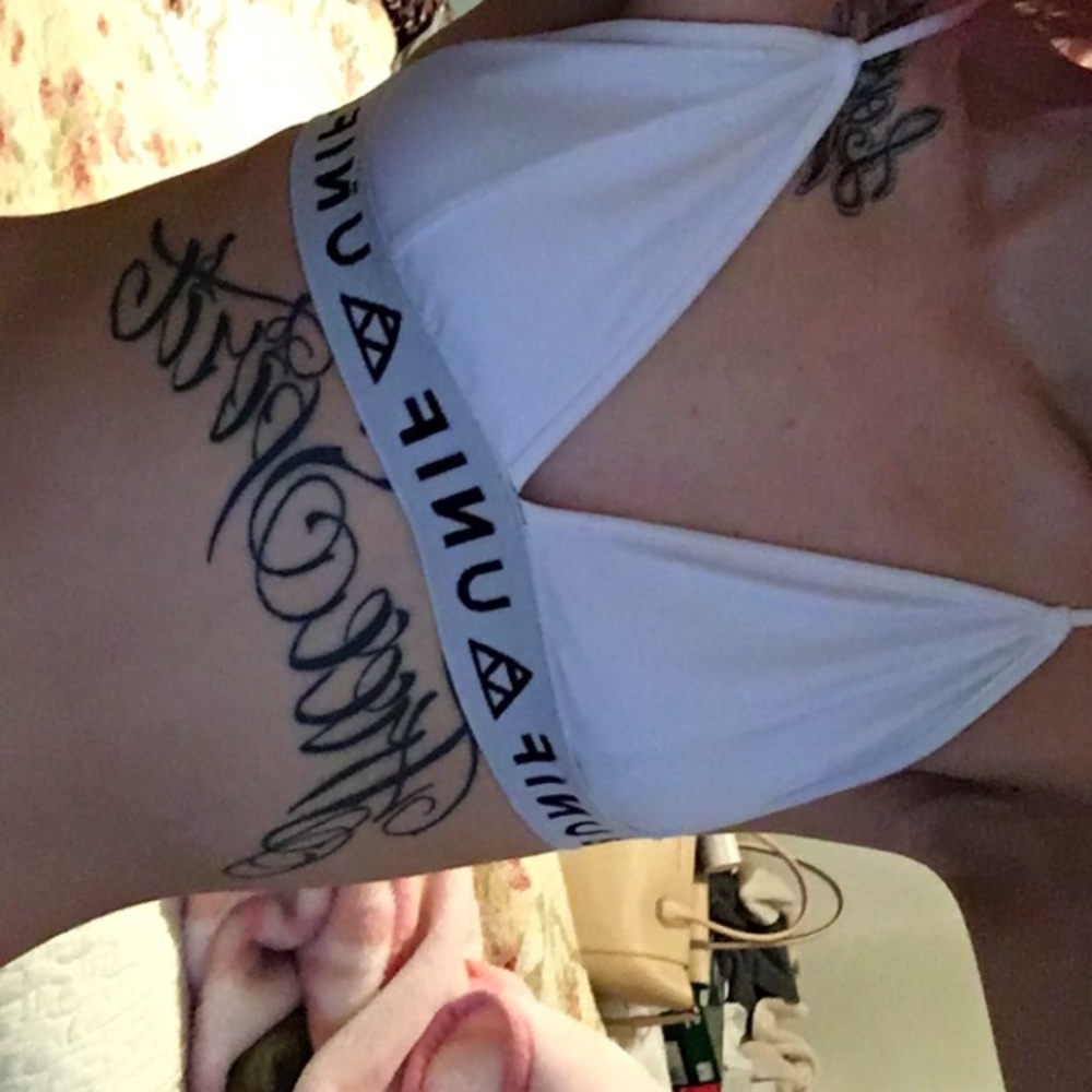 Unif bra  ! In good condition ! Small defect