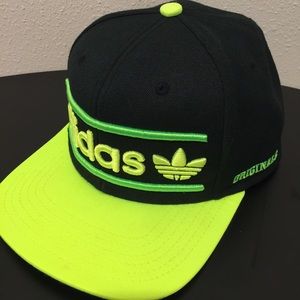 Adidas snap back