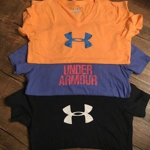 Under Armour women's Charged cotton V-neck shirts