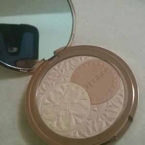 BY TERRY
Impearlious Voile De Perle Compact