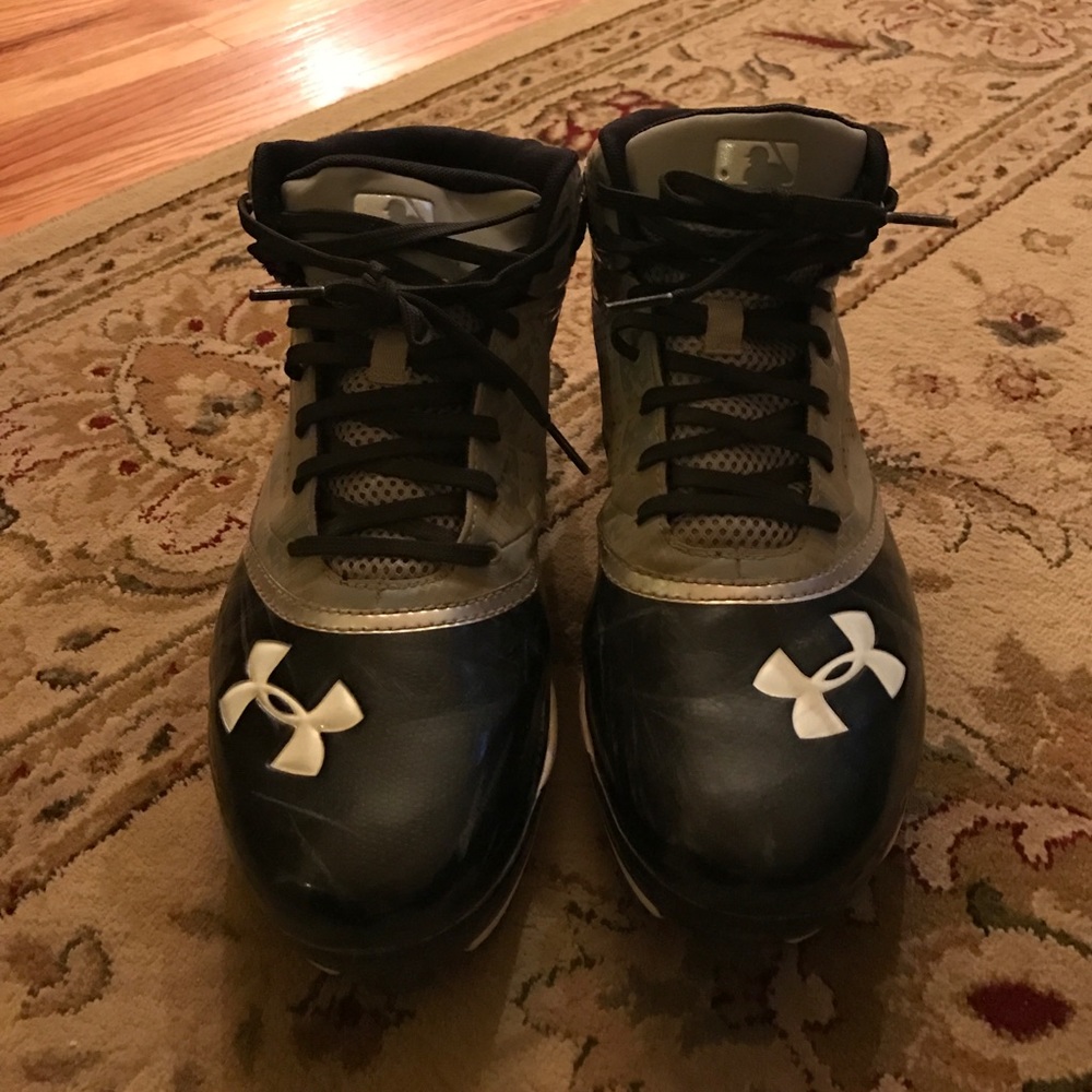 Men's Under  Amour baseball cleats