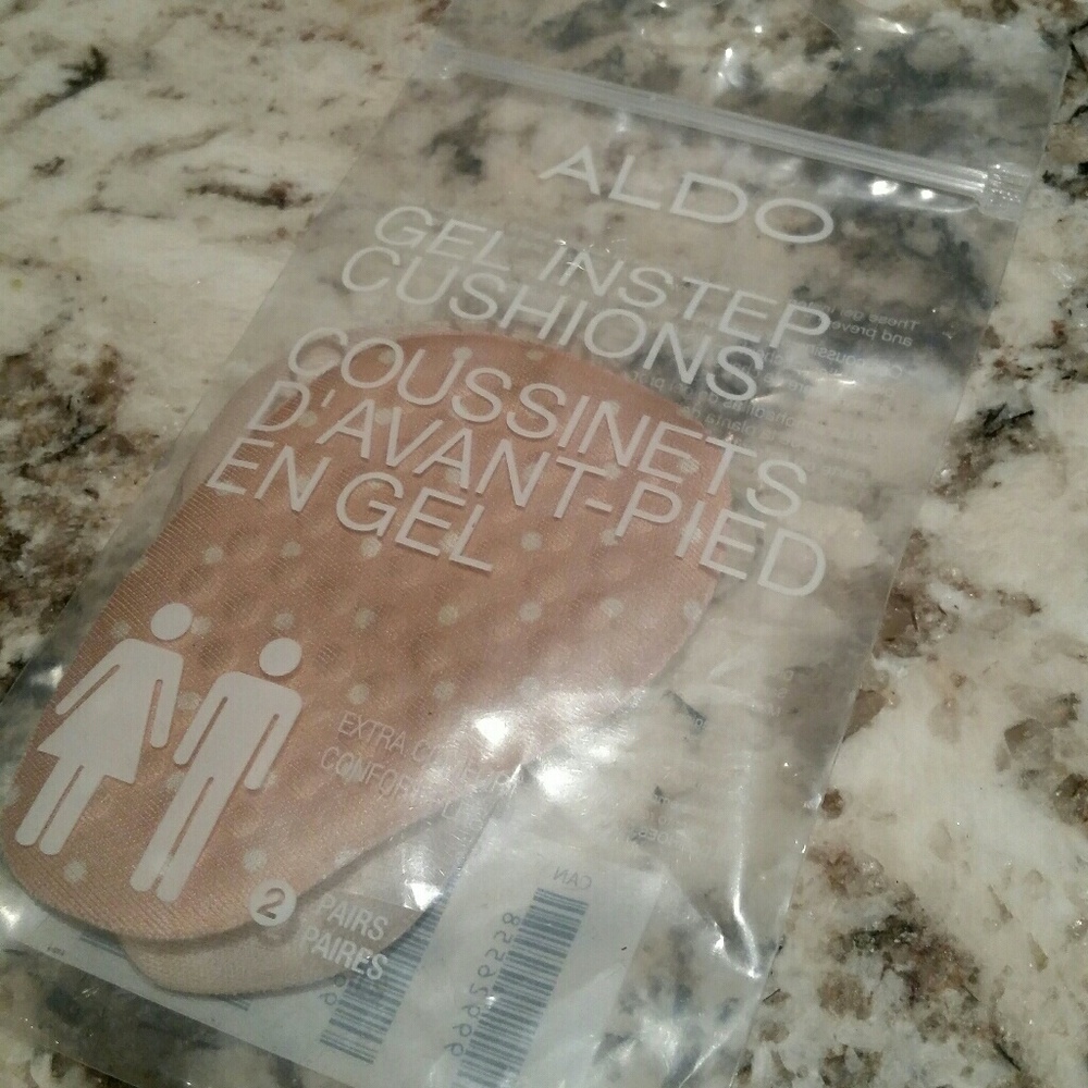 Gel pad for ball of feet