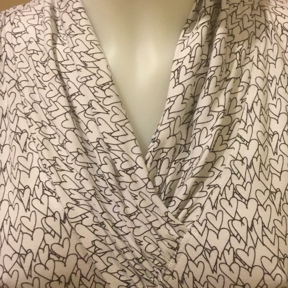 St. John Heart Filled Top