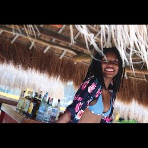 Meet your Posher, Mya