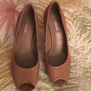 Ecco Natural Open-toe pump