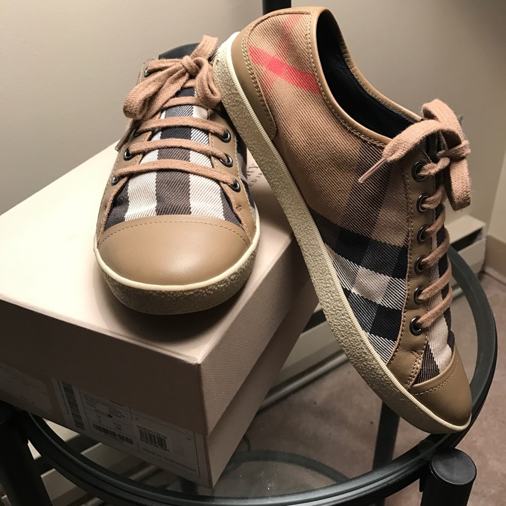Burberry housecheck low top sneakers