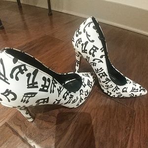 Music note pumps