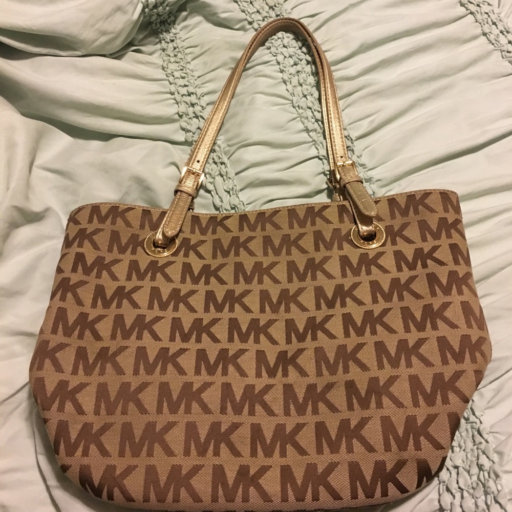 Use Michael Kors purse