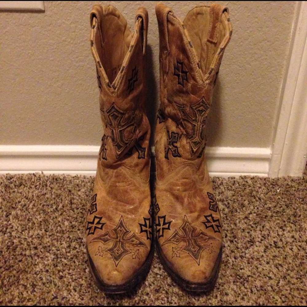 Corral boots