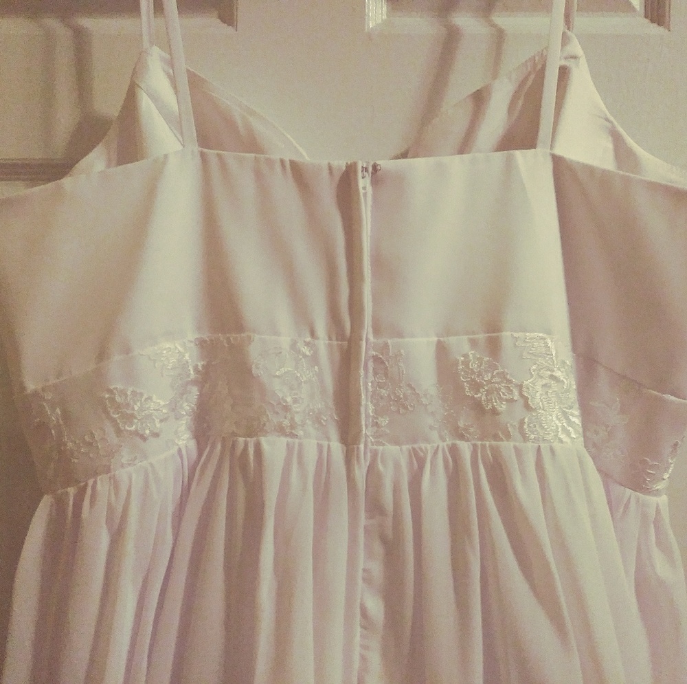Wedding dress - Picture 4 of 4