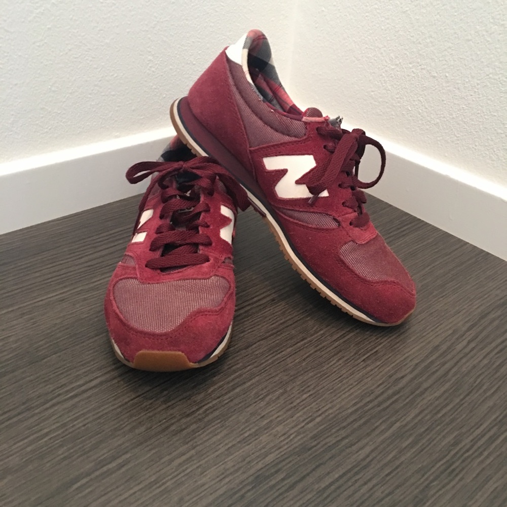 New Balance cranberry red tennis shoes