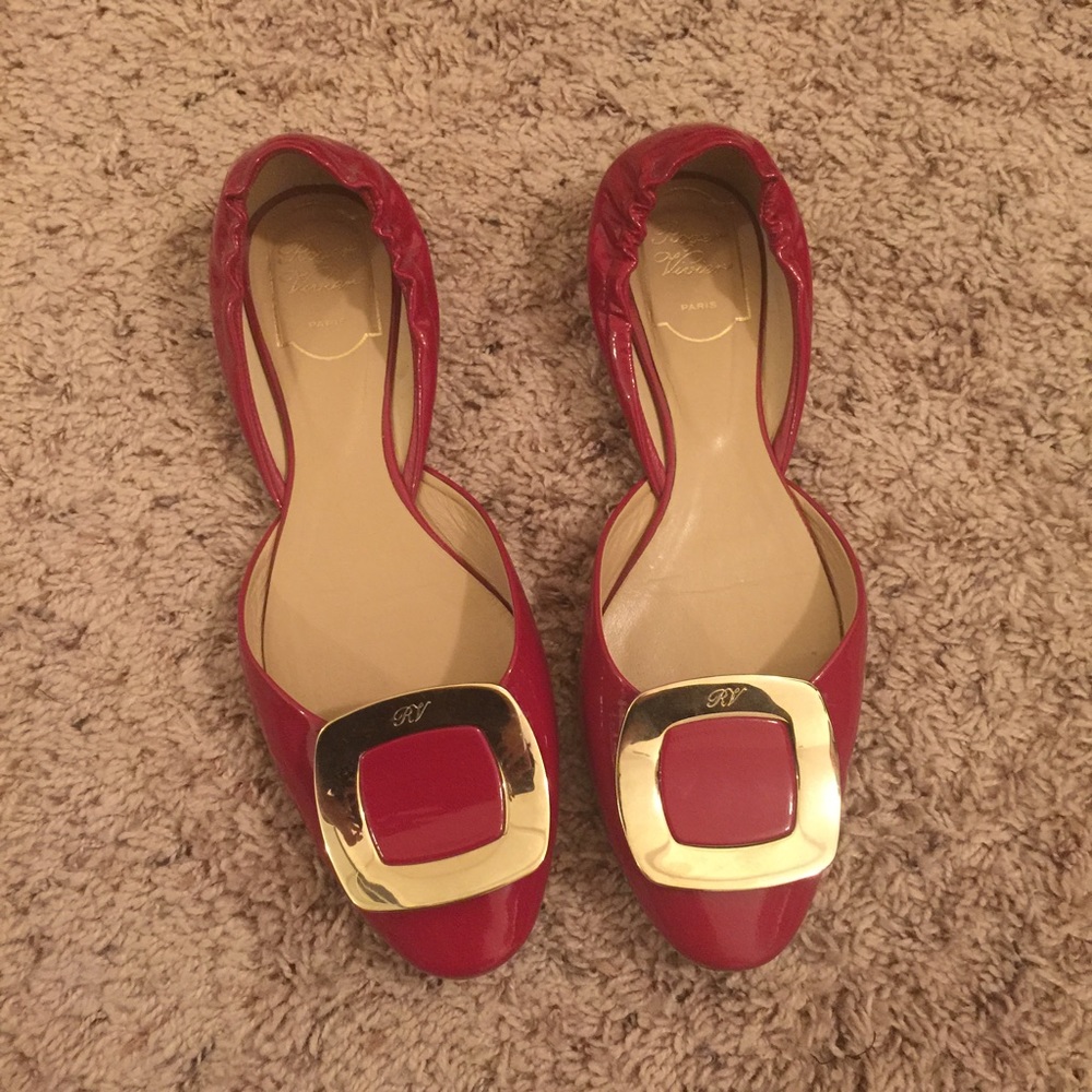 ⭐SOLD⭐Authentic Roger Vivier Flat 38