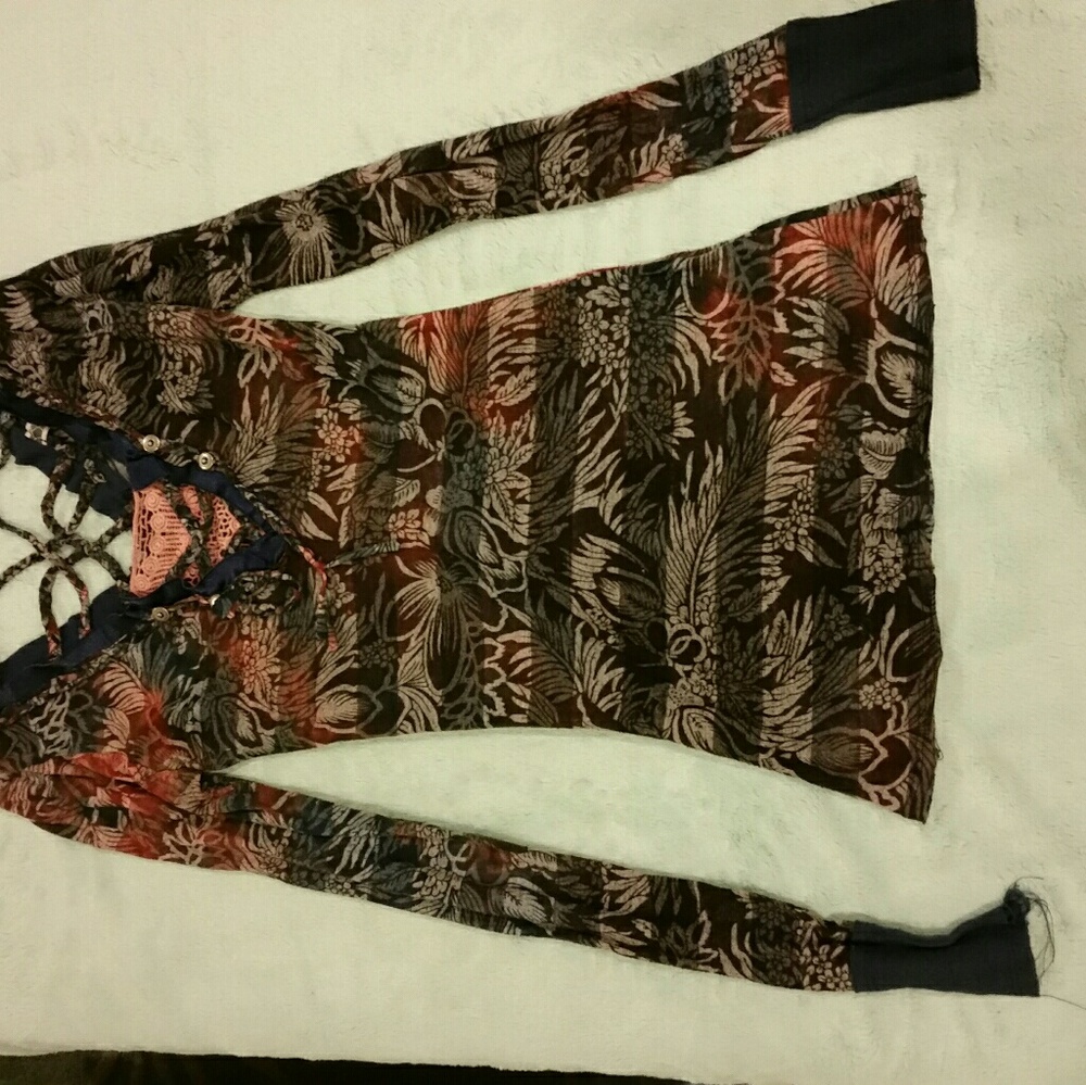 Long-sleeved shirt - navy, peach, and gray