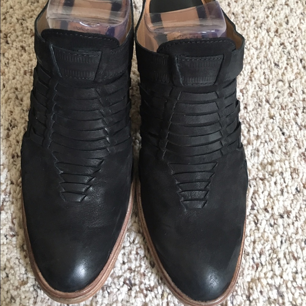 Dolce vita black nubuck booties size 6.5