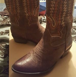 Cowboy boots.. Make offer.. Women's 6.5