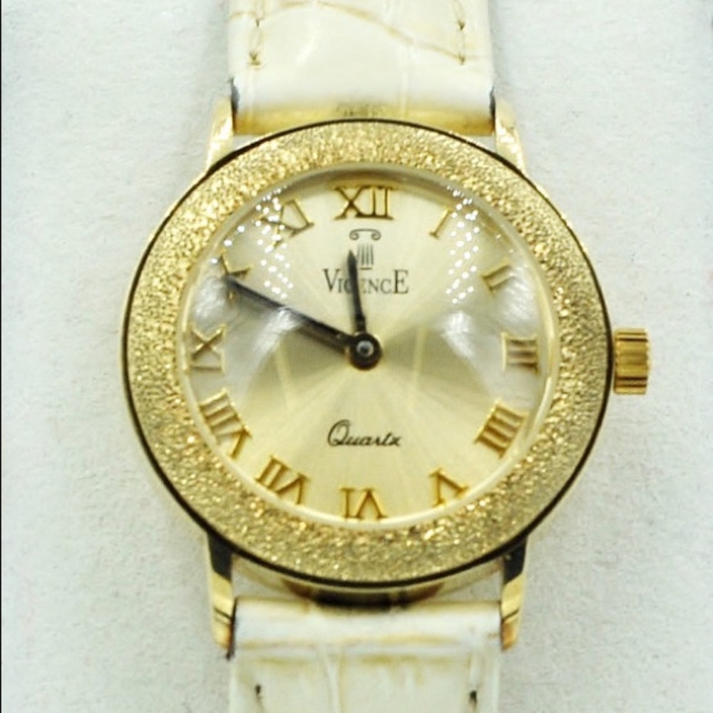 14K GOLD WOMAN'S WATCH. Gorgeous!