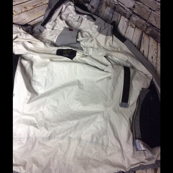 Mountain Hard Wear Hiking Jacket Black Hooded - Picture 3 of 4