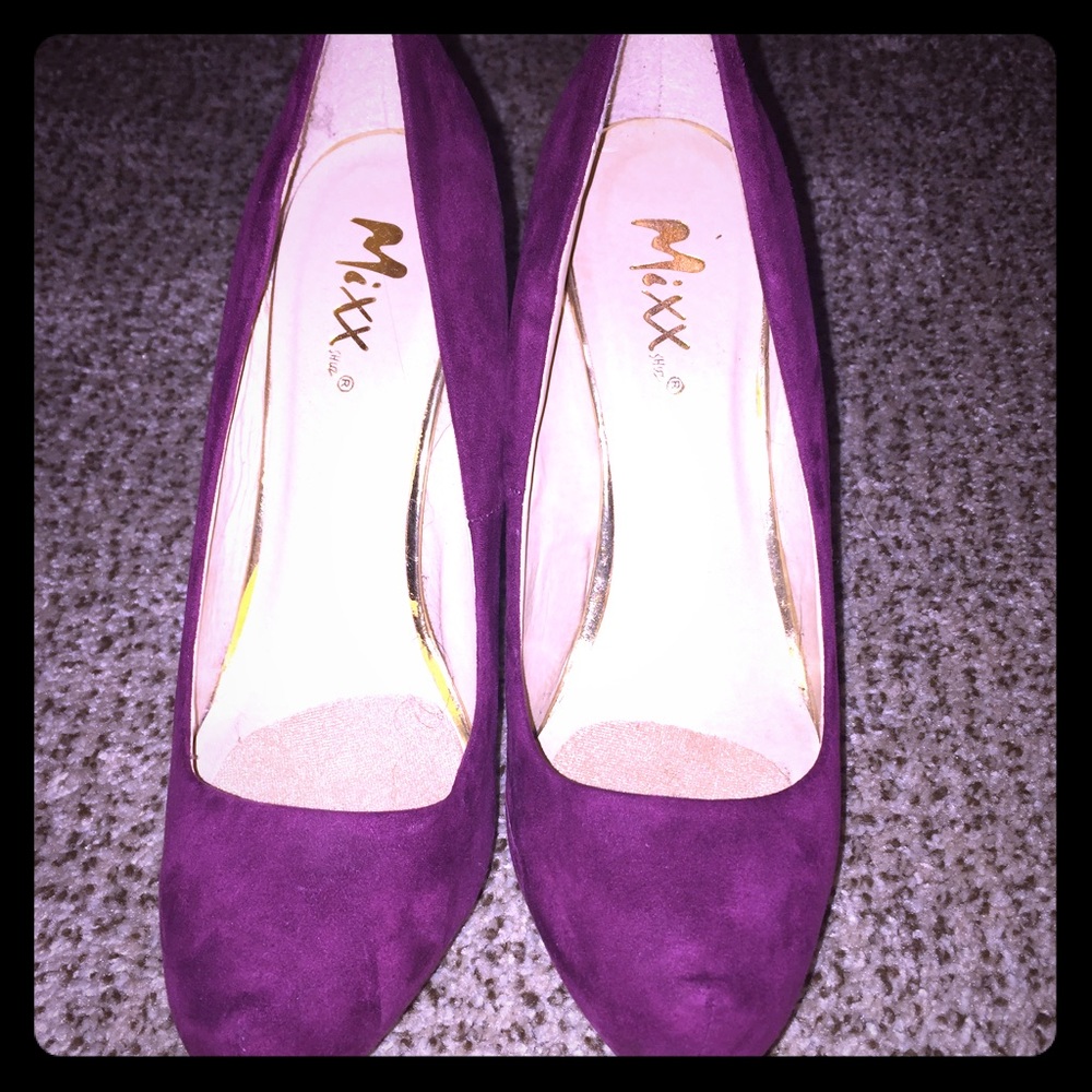 Burgundy Suede Heels!