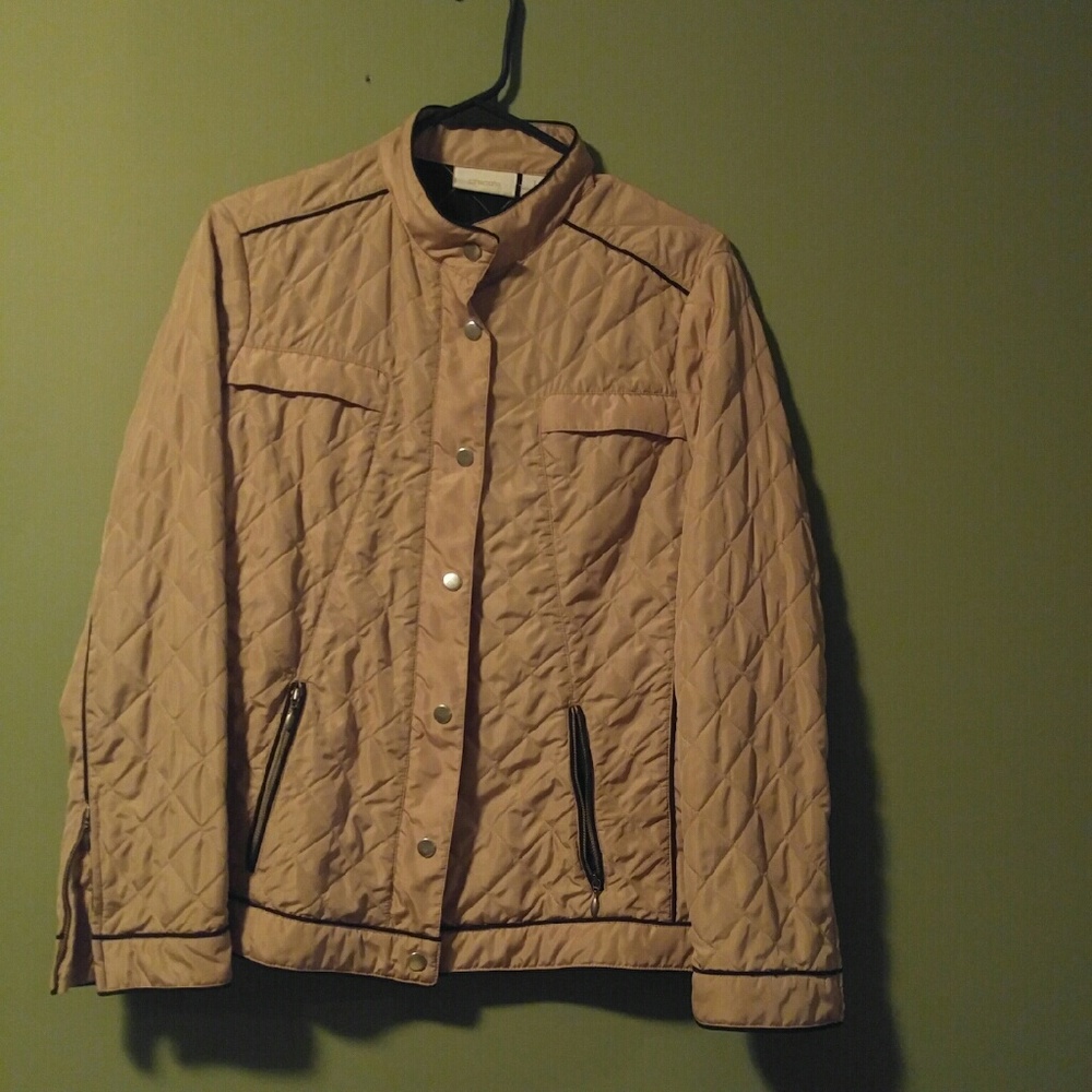 Nude and black bomber