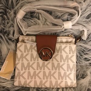 Michael Kors Fulton Lg Crossbody NEW!