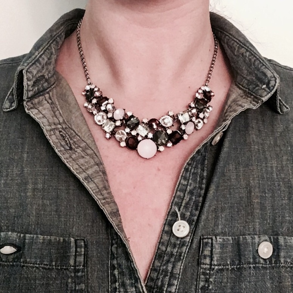 Premier Designs pink stone Necklace/Earring Set