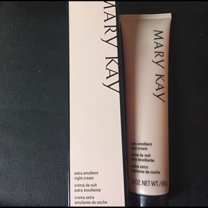 Extra emollient night cream