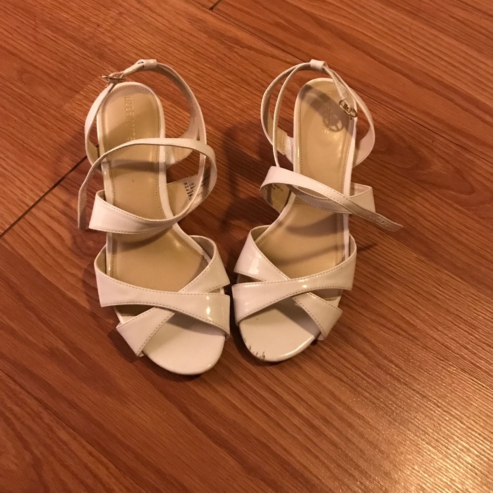 White Liz Claiborne wedges