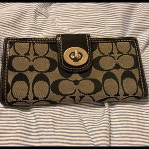 Large Coach Turnlock Wallet