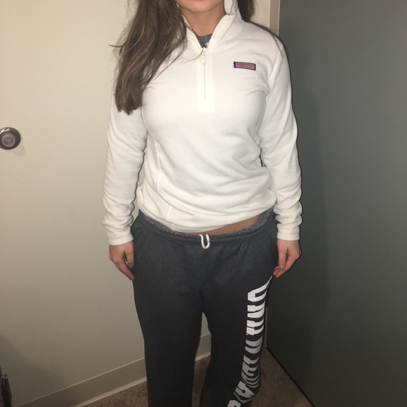 Never worn Vineyard Vines light white fleece - Picture 5 of 6