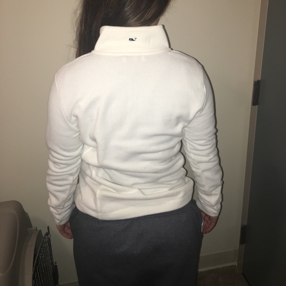 Never worn Vineyard Vines light white fleece - Picture 6 of 6
