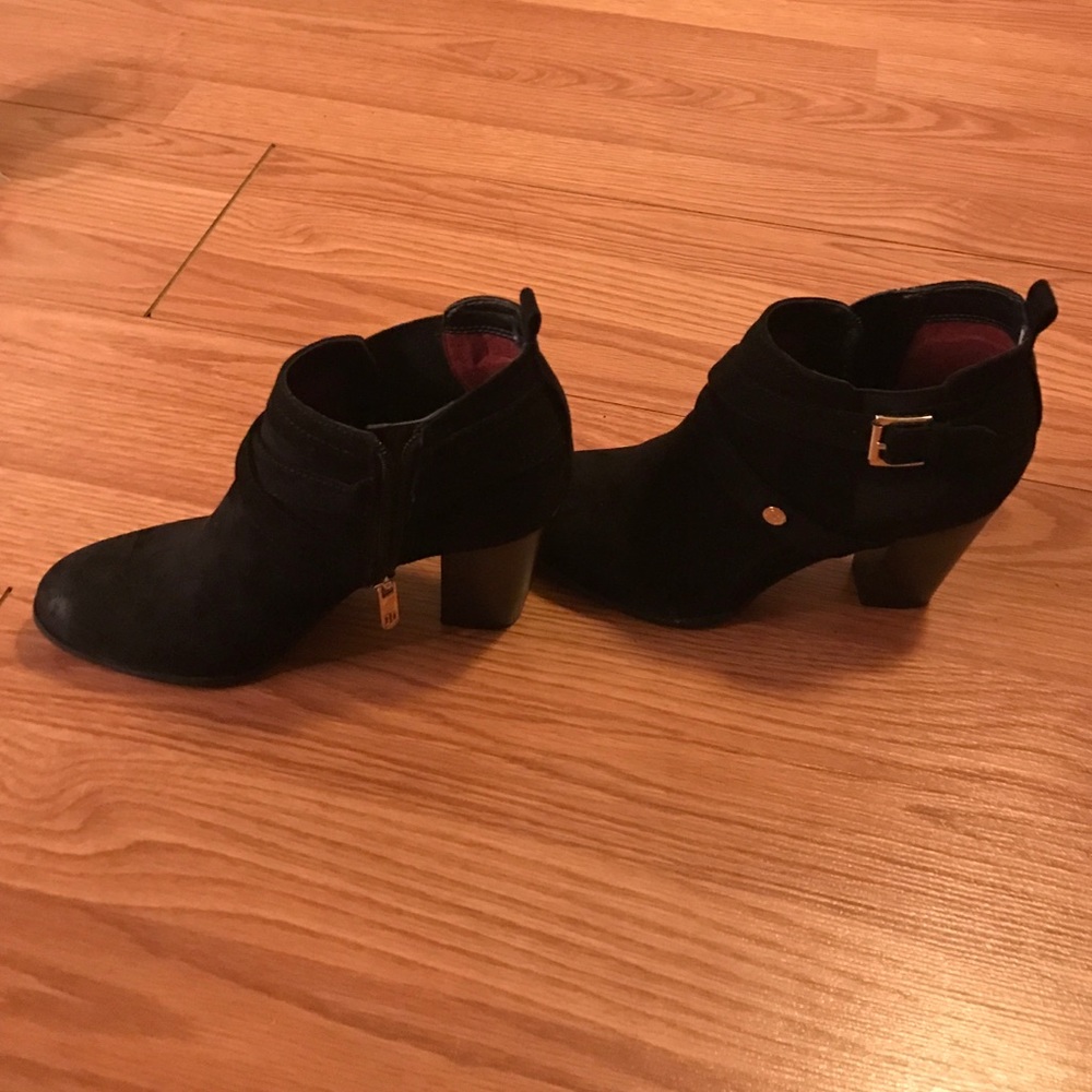 Black bootie tommy hillfiger