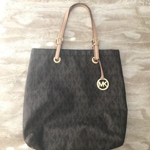 Michael Kors Jet Set Tote Handbag