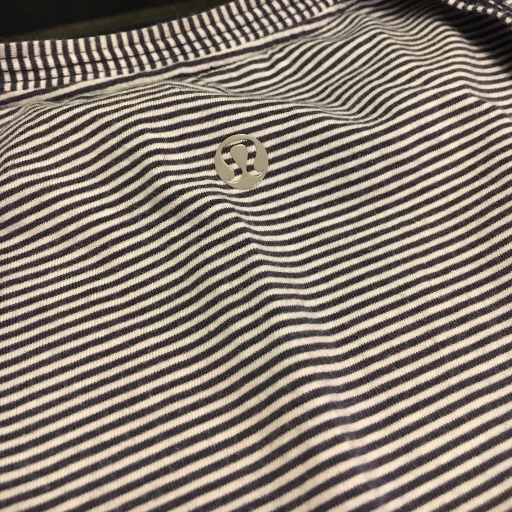 Lululemon V-neck Tee