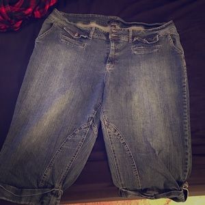 Denim / jean capri. Ashley Stewart.