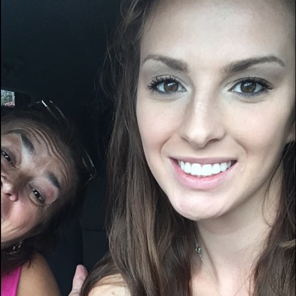 Meet your Posher, Sara - Picture 1 of 1