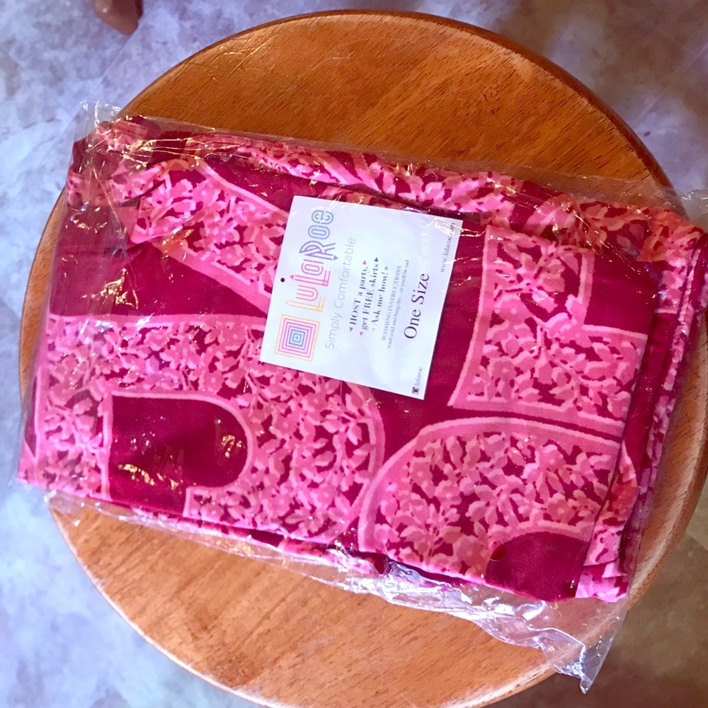 💗Valentine's day LuLaRoe leggings💗