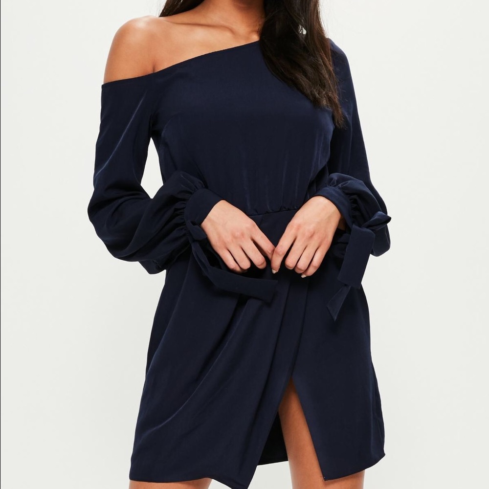 Missguided Navy Dress !