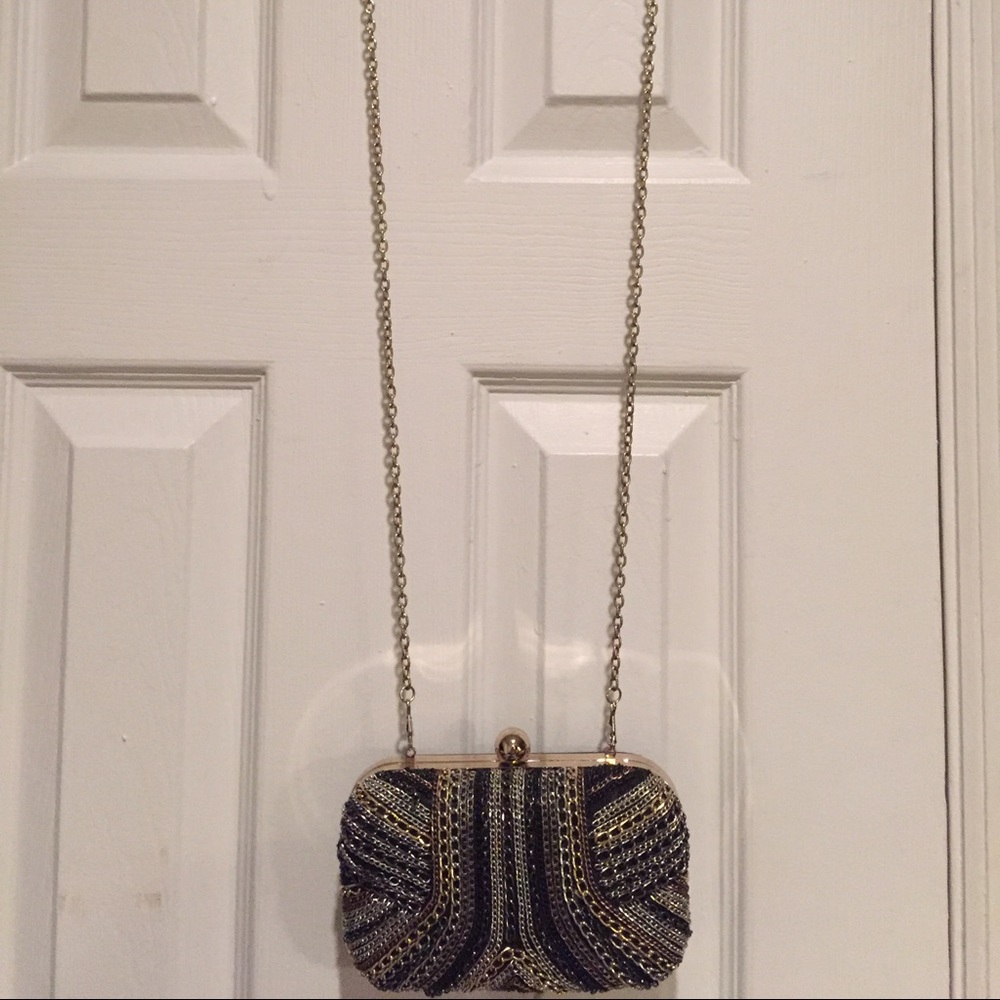 Metallic box clutch
