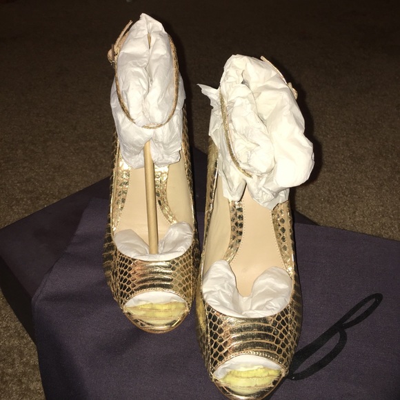 BRAND NEW NEVER WORN!!! B Brian Atwood Leida Pump - Picture 4 of 5