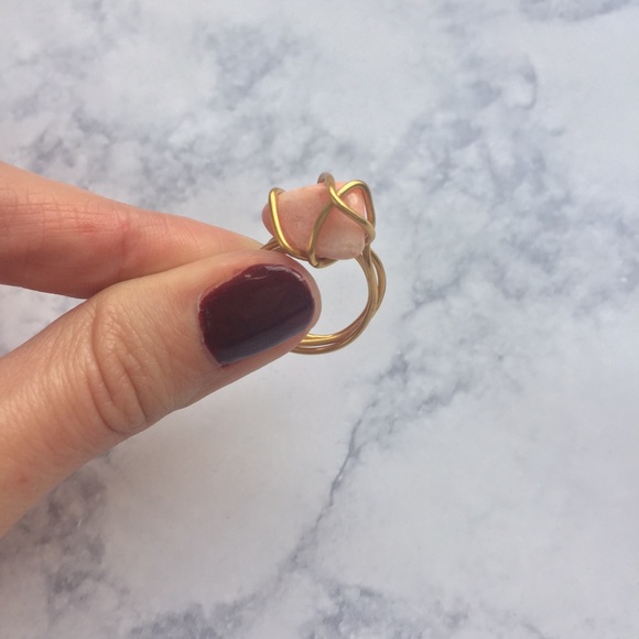 Apricot Agate Stone Gold Ring - Picture 2 of 6