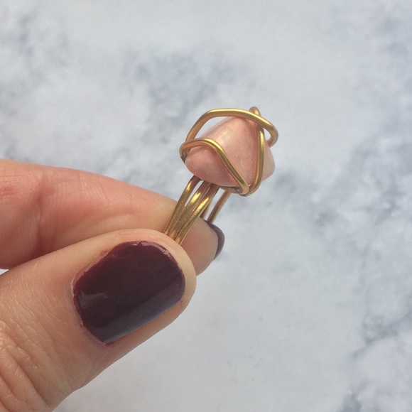 Apricot Agate Stone Gold Ring - Picture 3 of 6