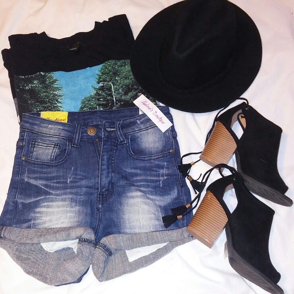 ABELINA'S BOUTIQUE SHORTS