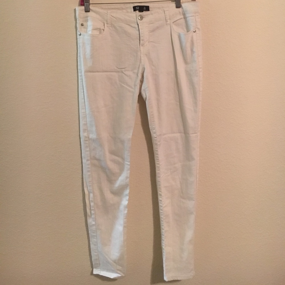 Forever 21 Ehite Skinny Jeans