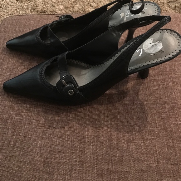 Bcbg kitten heels, black - Picture 2 of 4