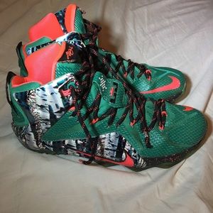 Lebron 12 "Christmas"