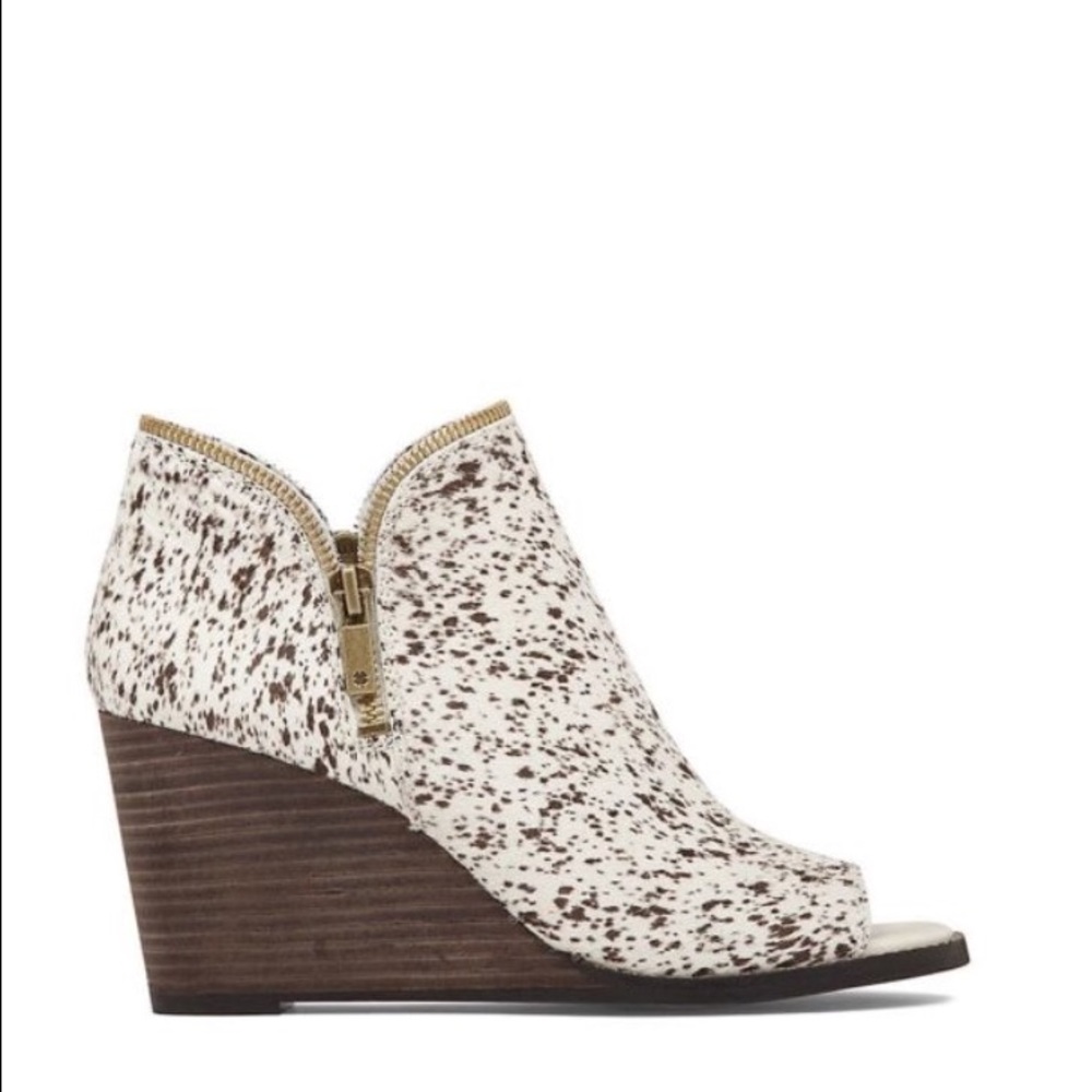 NIB Lucky Brand cowhide peep-toe booties
